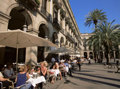 Cafe in the Square, Placa Reial, Barcelona, Catalonia, Spain